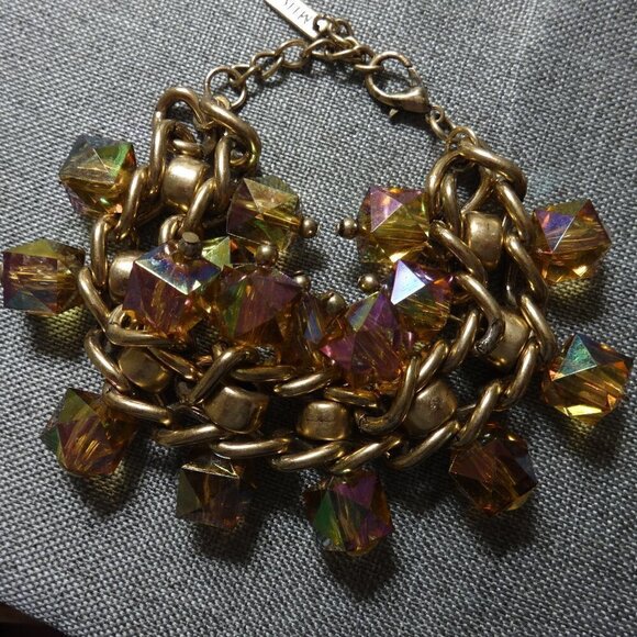 MIKA signed chunky antique gold tone chain bracelet with iridescent square beads - Picture 1 of 10